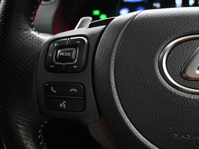 2020 Lexus IS — миниатюра 30