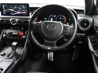 2020 Lexus IS — фото 10