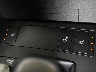 2020 Lexus IS — миниатюра 25