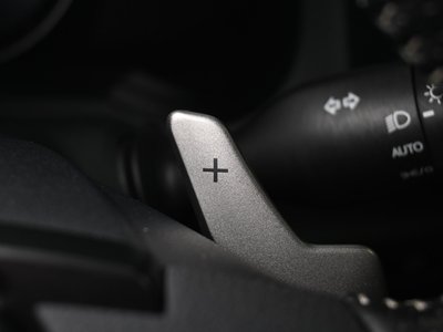 2020 Lexus IS — миниатюра 32