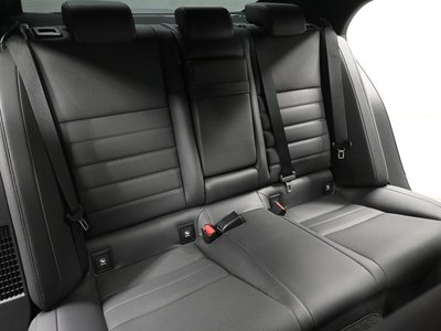 2020 Lexus IS — миниатюра 13