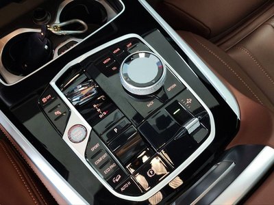 2025 BMW X5 — фото 9