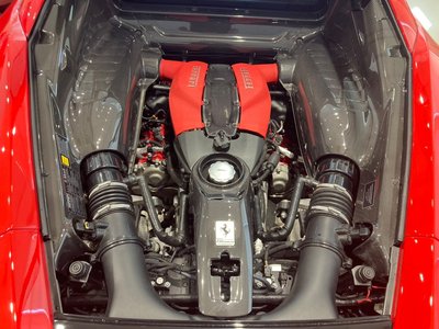 FERRARI F8 - 4