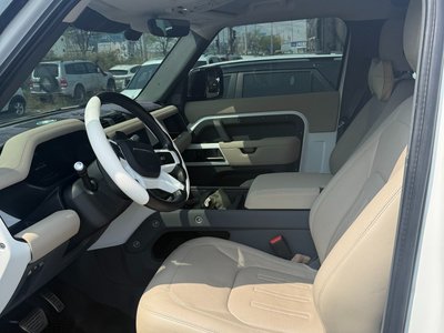 LAND ROVER DEFENDER - 7