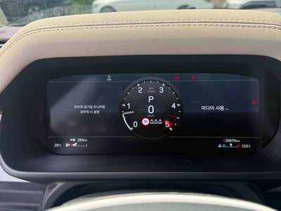 LAND ROVER DEFENDER - 4