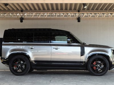 LAND ROVER DEFENDER - 9