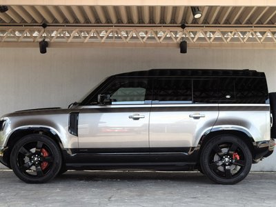 LAND ROVER DEFENDER - 8