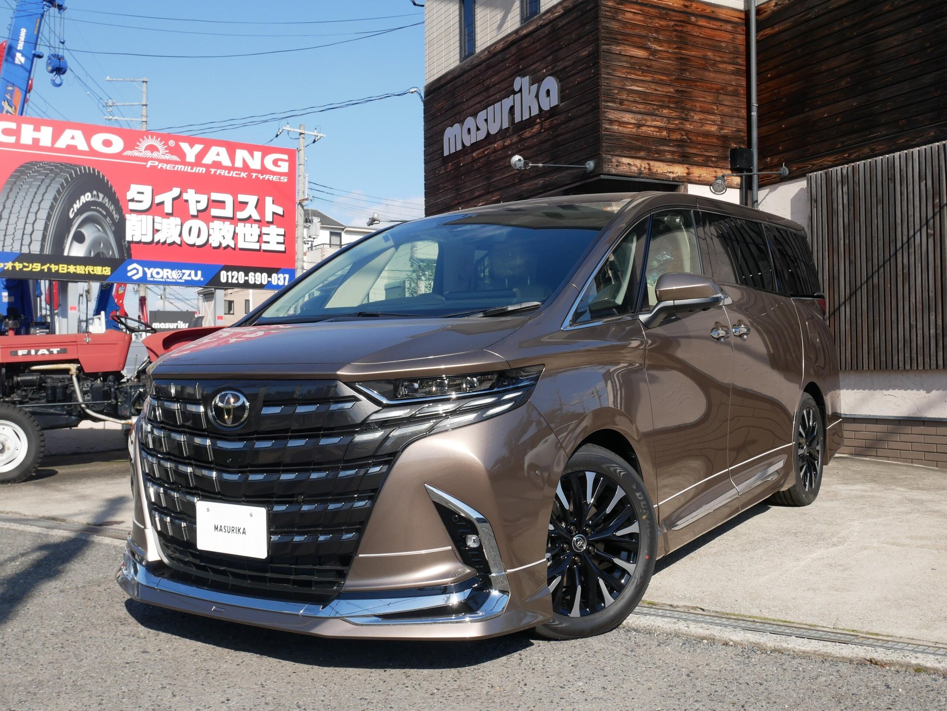 TOYOTA ALPHARD - View 1