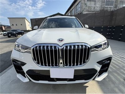 2022 BMW X7 photo 7