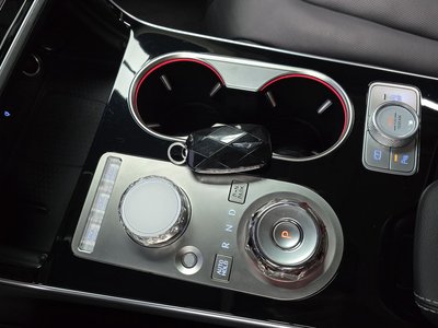 2025 Genesis GV80 — миниатюра 12