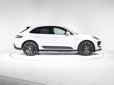 PORSCHE MACAN - 5