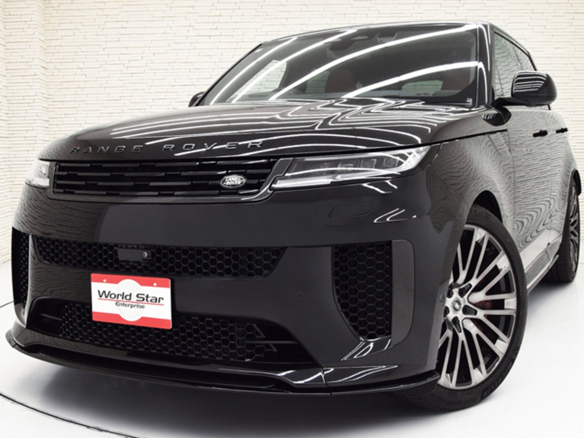 LAND ROVER RANGE ROVER SPORT - View 1