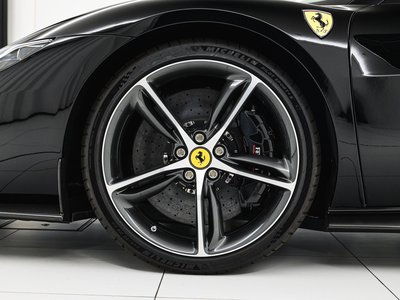 FERRARI 296 - 8