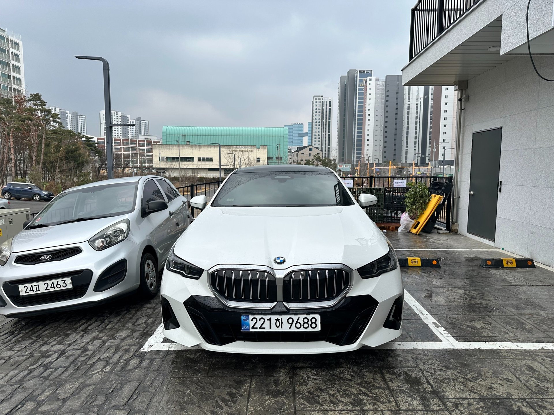 BMW 5 SERIES - View 1