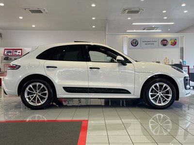 PORSCHE MACAN - 5