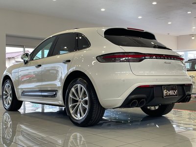 PORSCHE MACAN - 8