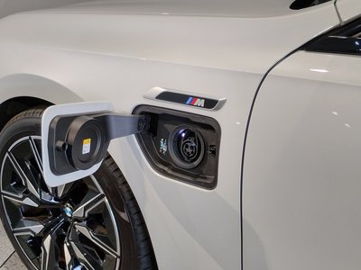 2025 BMW I7 — миниатюра 34