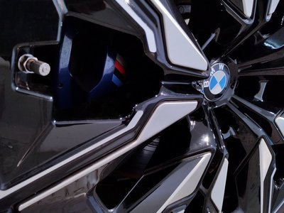 2025 BMW I7 — миниатюра 26