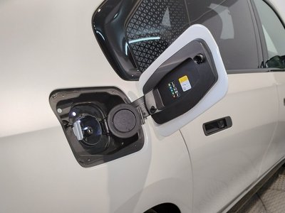 2025 BMW I7 — миниатюра 35
