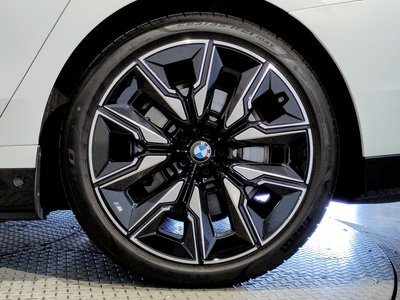 2025 BMW I7 — миниатюра 29