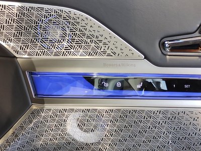 2025 BMW I7 — миниатюра 53