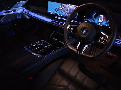 2025 BMW I7 — миниатюра 15