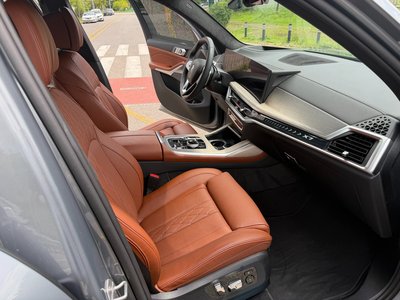 2025 BMW X7 thumbnail 11
