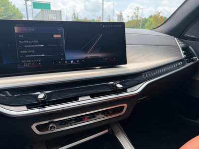 2025 BMW X7 thumbnail 18