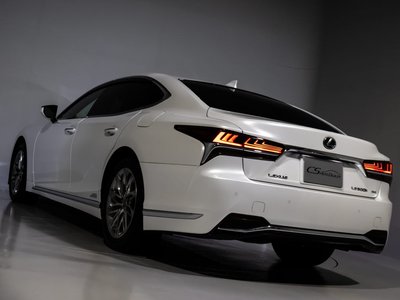 صورة 25 لـ 2018 Lexus LS