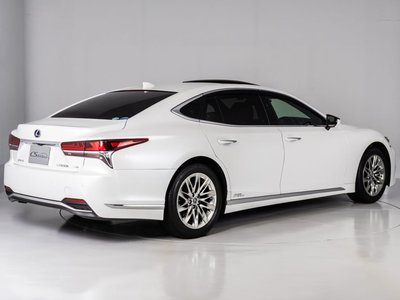 صورة 20 لـ 2018 Lexus LS