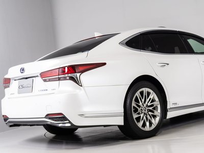 صورة 27 لـ 2018 Lexus LS