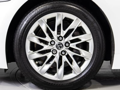 صورة 34 لـ 2018 Lexus LS