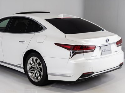 صورة 28 لـ 2018 Lexus LS