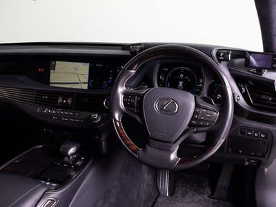 صورة 39 لـ 2018 Lexus LS