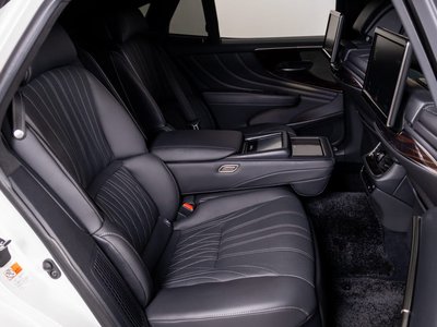 صورة 42 لـ 2018 Lexus LS