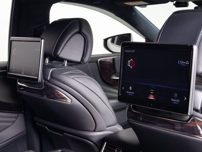 صورة 4 لـ 2018 Lexus LS
