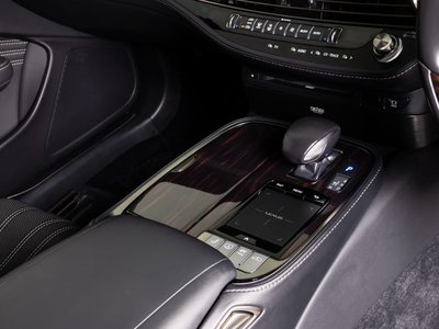 صورة 45 لـ 2018 Lexus LS