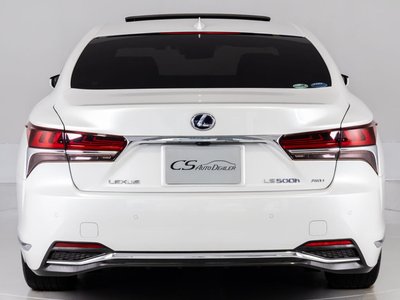 صورة 21 لـ 2018 Lexus LS