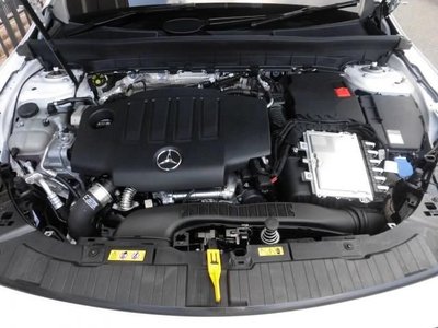 MERCEDES-BENZ GLB - 8