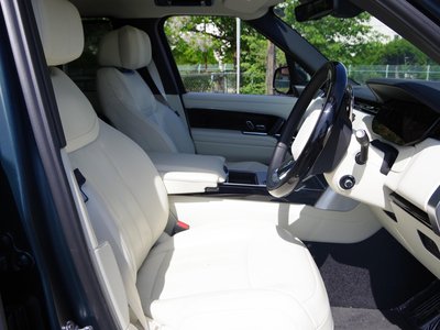 صورة 10 لـ 2025 LAND Rover RANGE ROVER