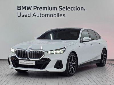 BMW 5 SERIES - 1