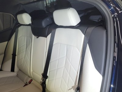صورة 9 لـ 2025 BMW I5