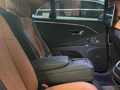2025 Bentley FLYING SPUR — миниатюра 15
