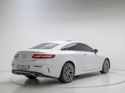 MERCEDES-BENZ E-CLASS - 4