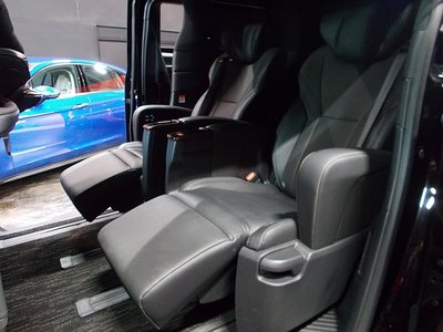 2024 Toyota ALPHARD — миниатюра 16