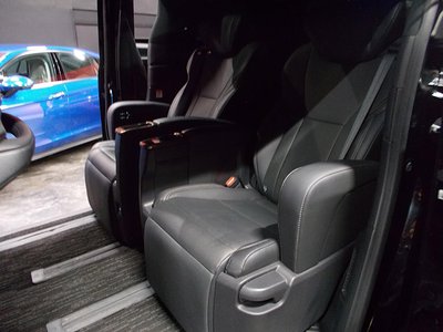 2024 Toyota ALPHARD — миниатюра 15