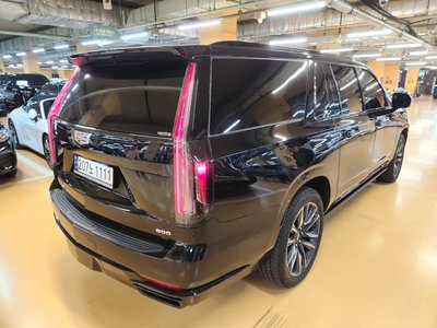 CADILLAC ESCALADE - 5