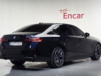 صورة 4 لـ 2024 BMW 5 SERIES