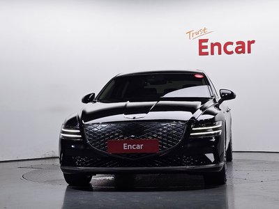 صورة 2 لـ 2022 Genesis ELECTRIFIED G80 (RG3)