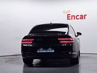 صورة 3 لـ 2022 Genesis ELECTRIFIED G80 (RG3)